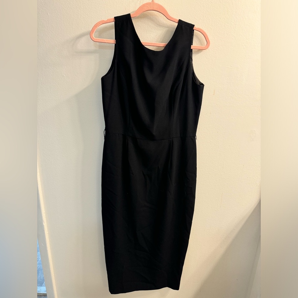 EUC Ann Taylor Petite classic work sheath; black; size 12P; feminine silhouette